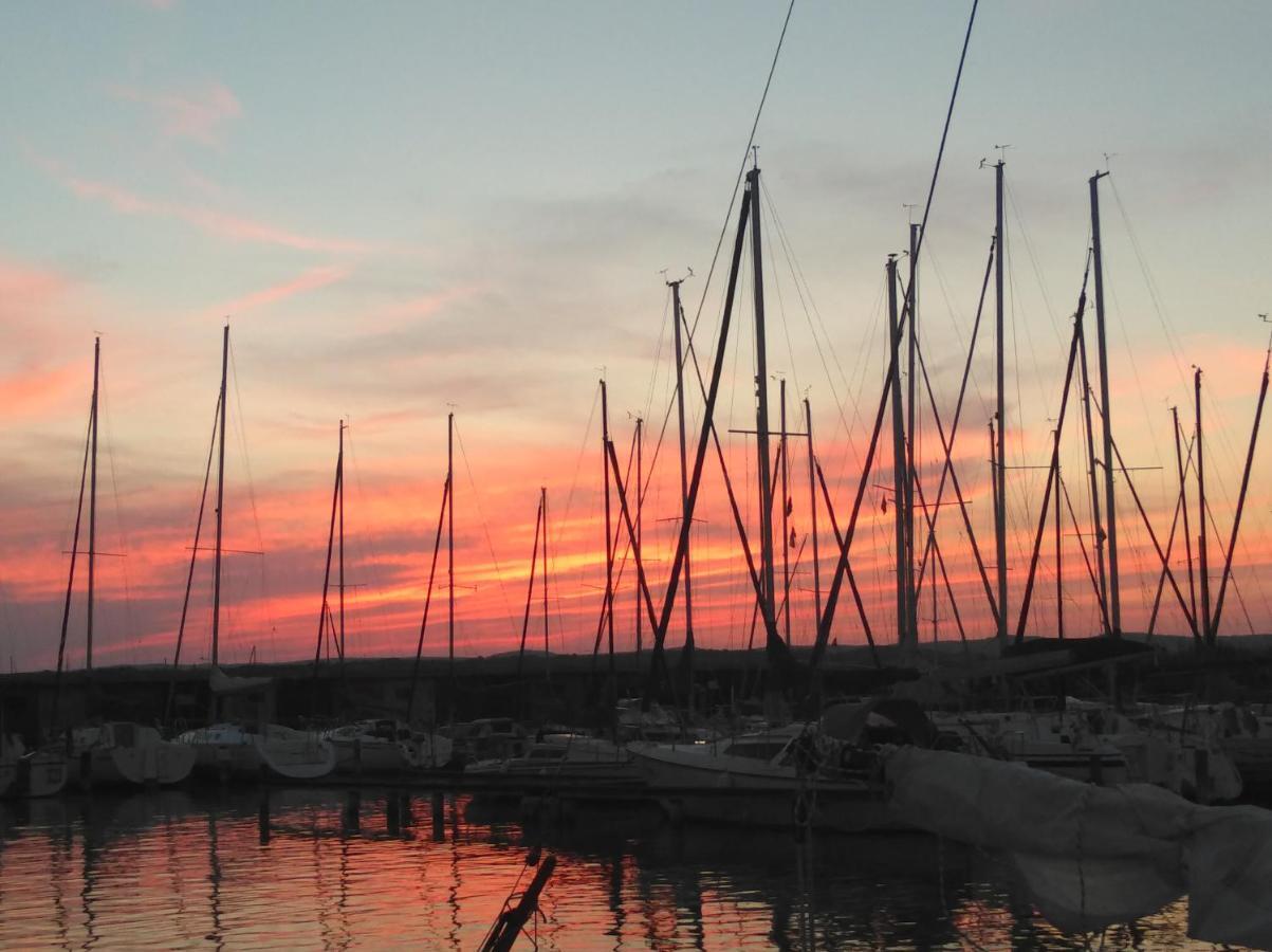 Pfahlbau Sunset I Toplage Elektroboot Inklusive Руст Экстерьер фото